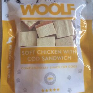 Pamlsok Woolf Dog Chicken & Codfish Soft Sandwich 100 g
