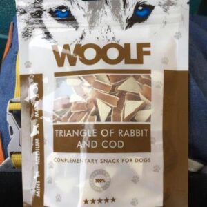 Pamlsok Woolf Dog Rabbit and Cod Triangle 100 g