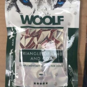 Pamlsok Woolf Dog Lamb and Cod Triangle 100 g